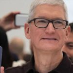 Apple-ने-छीना-Nothing-का-डिजाइनर-पेई-ने-ली-टिम-कुक-की-चुटकी