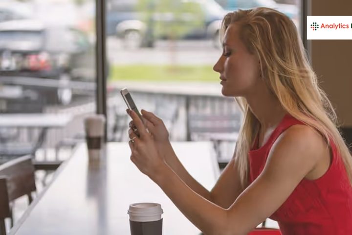 क्या आपका फोन आपको बूढ़ा कर रहा है? रिसर्च में सामने आई यह सच्चाई