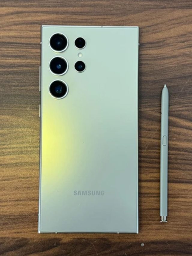 Samsung S25 Ultra या iPhone 17 Pro Max में कौन है बादशाह?