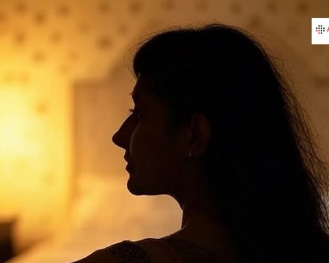 सिलिकॉन वैली में महिला जासूसों का हनीट्रैप खेल, कैसे बचें