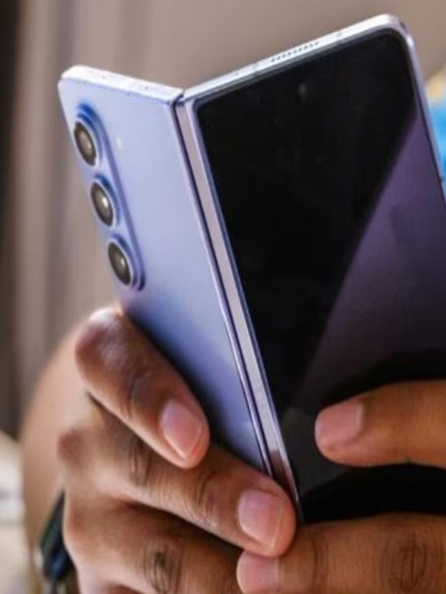 Samsung फोल्डेबल फोन पर बंपर डिस्काउंट