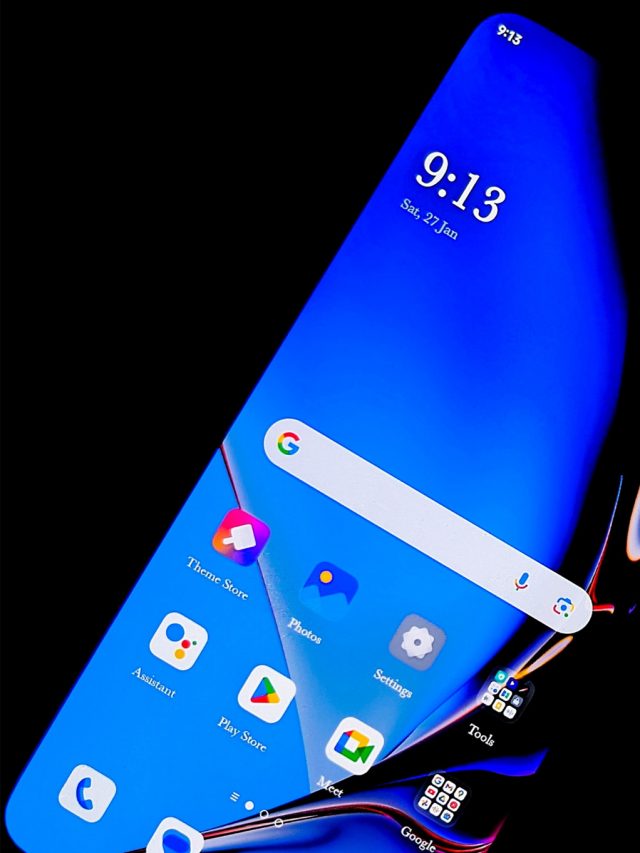 कौन सी स्क्रीन है आपके फोन के लिए परफेक्ट