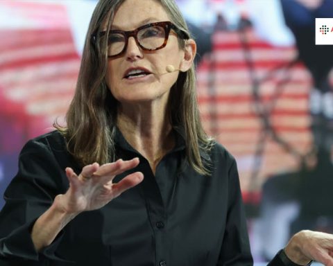 - कैथी वुड का दावा, AI और क्रिप्टो में जल्द आएगी तरलता की बहार, देखें VIDEO