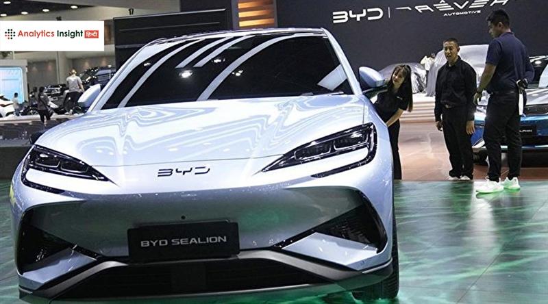 पोलैंड ने सैन्य अड्डों में चीनी कारों पर रोक लगाई