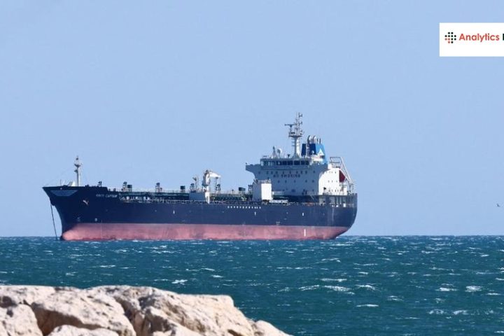 समुद्र में US का एक्शन