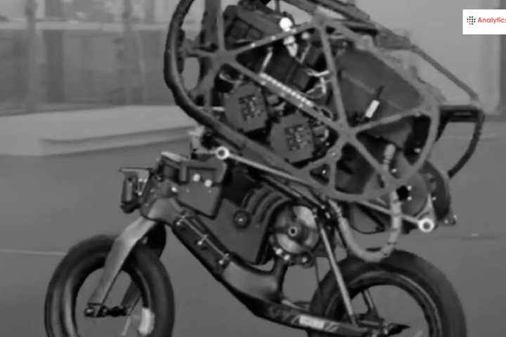 साइकिल पर रोबोट का जलवा, स्टंट देख हर कोई दंग...जानें खूबियां