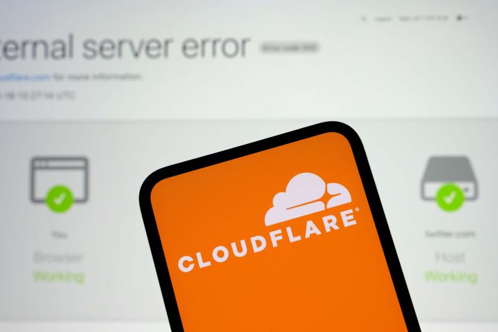 Cloudflare से Coinbase तक AI के नाम पर हजारों कर्मचारियों की छुट्टी