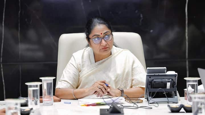 दिल्ली सरकार ने वर्क फ्राम होम, नो कार डे और डिजिटल मीटिंग्स का बड़ा फैसला