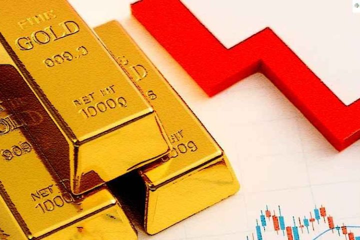 30 गिरा सोना, क्या अब पैसा लगाने का सही समय है_