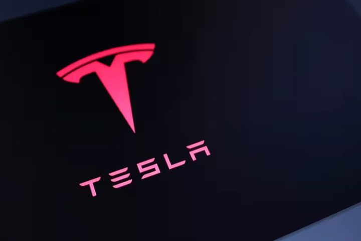 Tesla के AI सपने पर संकट? निवेशकों की बढ़ी चिंता