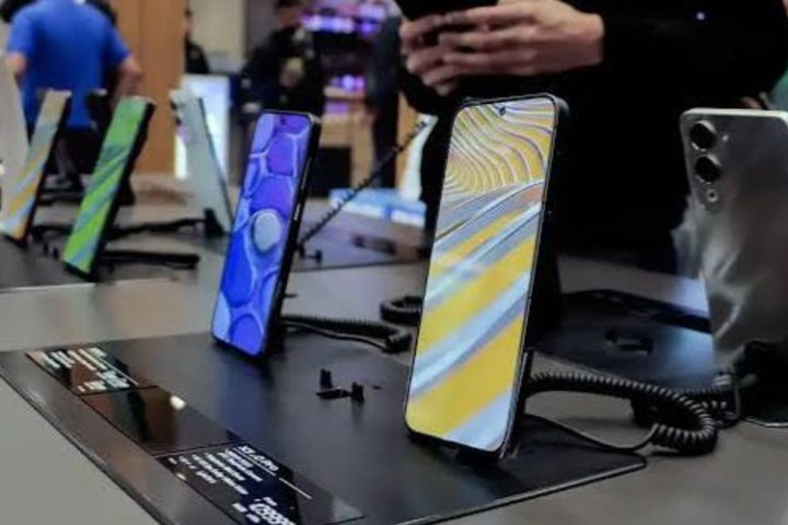 Amazon India Survey AI Smartphone Buyers