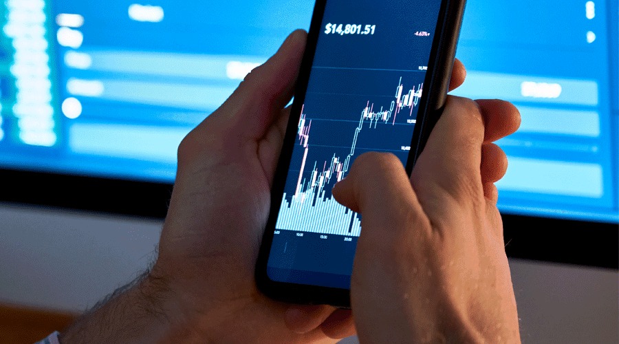 RBI फैसले से पहले शेयर बाजार डगमगाया, Sensex चढ़ा, Nifty फिसला