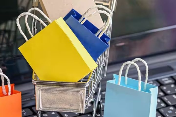 Festive Electronics Sale देखकर न फंसें, खरीदारी से पहले जानें टिप्स