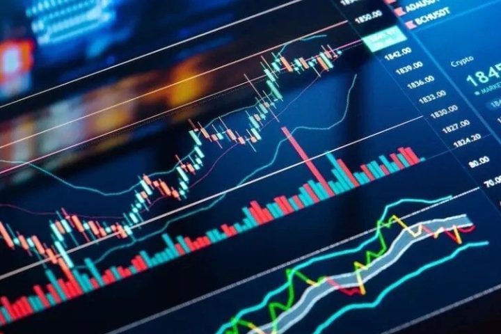 Sensex-Nifty आज हरे निशान में, 100% टैरिफ का दबाव जारी