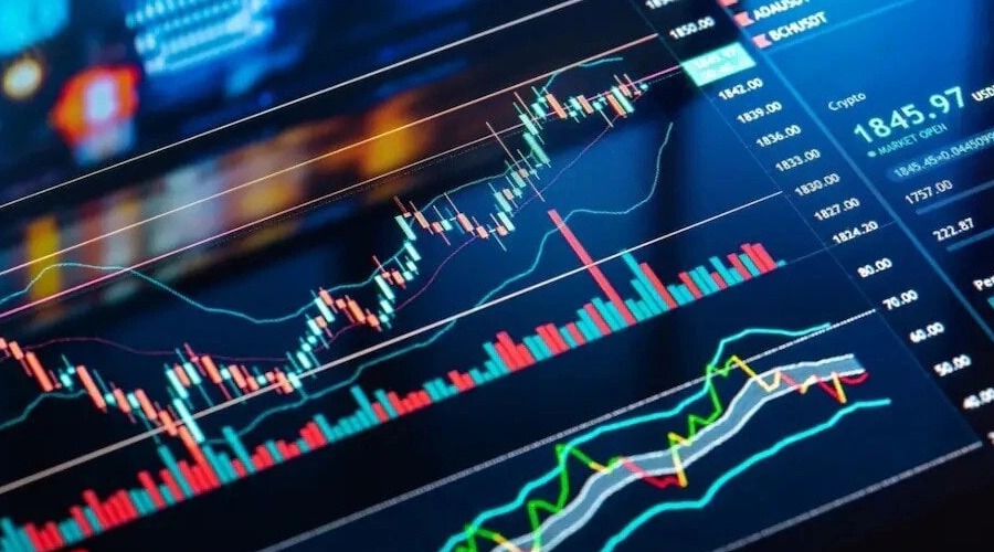 Sensex-Nifty आज हरे निशान में, 100% टैरिफ का दबाव जारी