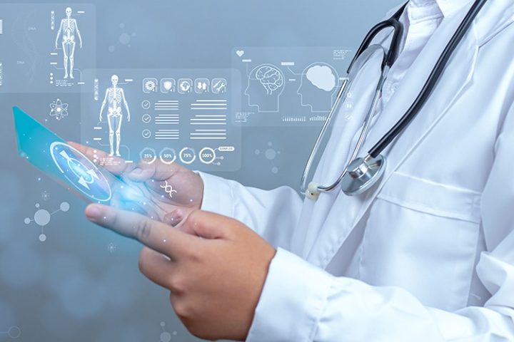 Smart Health क्या है और Smart Healthcare कैसे काम करता है?