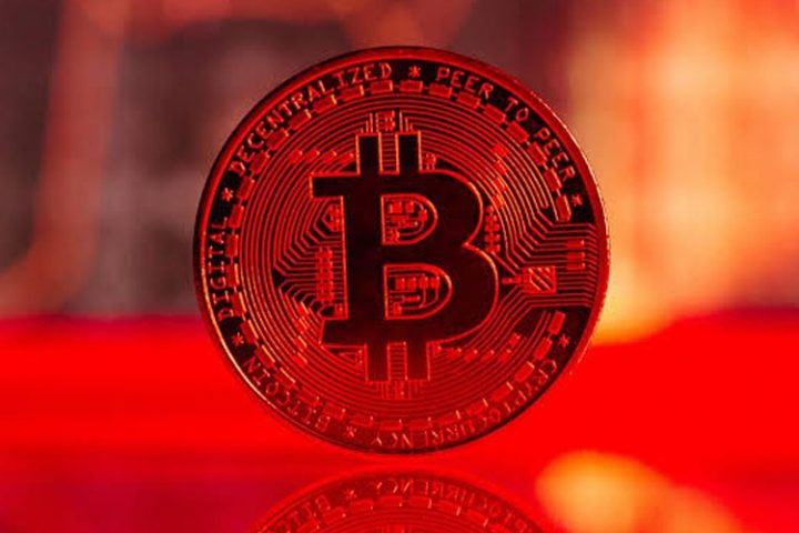Bitcoin 80 हजार डॉलर से नीचे, क्या और गिरेगी कीमत?
