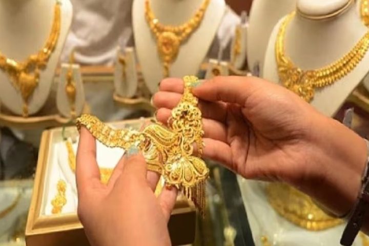 Gold Price 10 Oct: सोना-चांदी हुआ सस्ता, आज का नया रेट देखें!