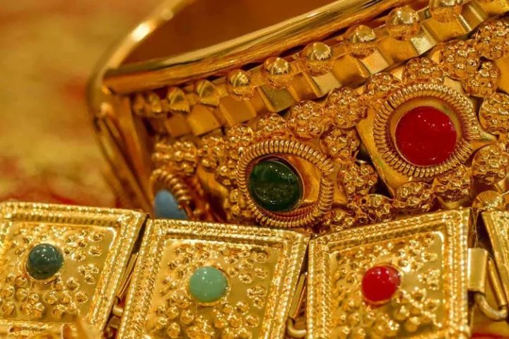 Gold Price 2026: खरीदने का सुनहरा मौका! फिर घटे सोने के दाम