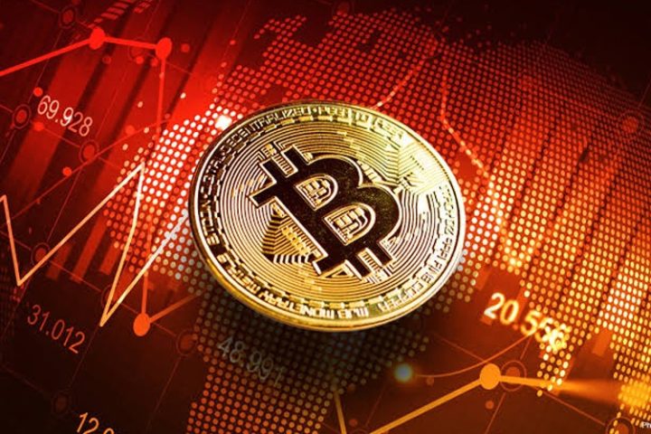 क्रिप्टो बाजार में हलचल, Bitcoin गिरा लेकिन ये बड़े Coins चढ़े