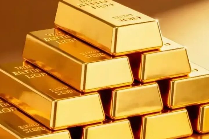 सोना खरीदने वालों के लिए बड़ी खबर, एक महीने में भारी गिरावट